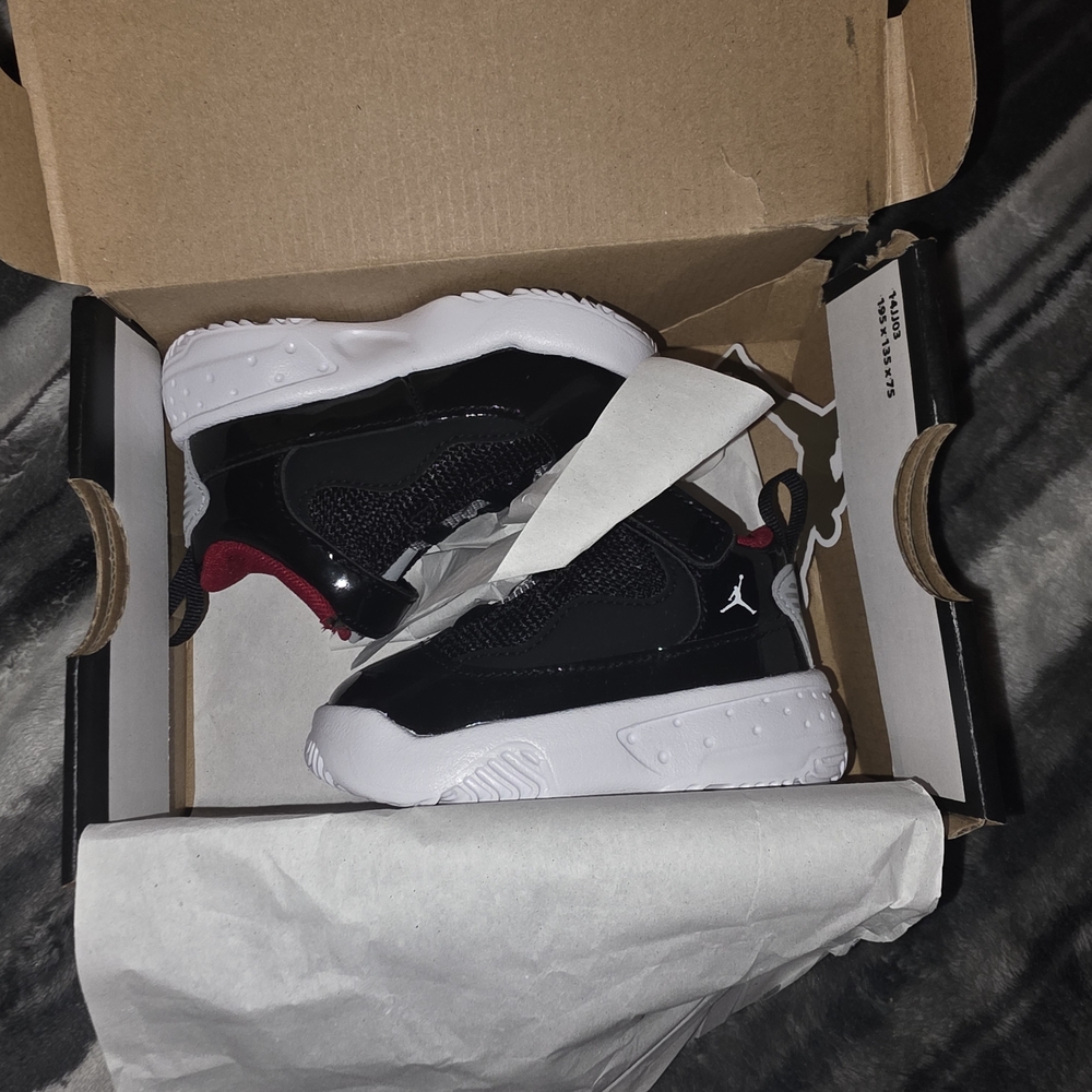 Jordan Kids Black and Red Sneakers
